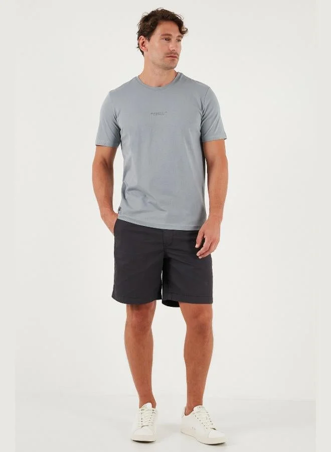 بوراتي تيشيرت قطن رجالي بطبعة وياقة دائرية مقاس عادي